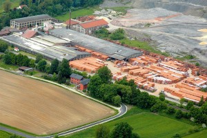 Nach der Erneuerung der Produktionsanlage laufen im Ziegelwerk Schönlind nun täglich rund 300 Tonnen Ziegel vom Band. Mittelfristig soll diese Zahl sogar weiter gesteigert werden.